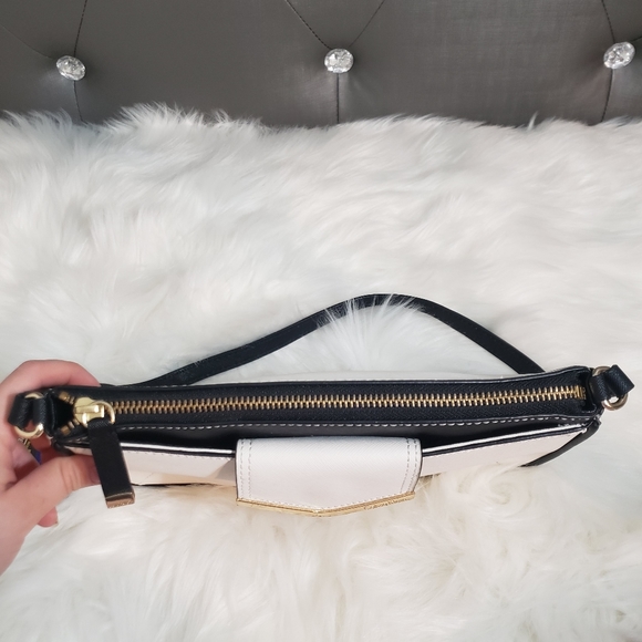 Calvin Klein white crossbody bag - Picture 9 of 16